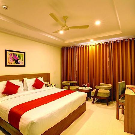Hotel Floral Park Kottayam Luaran gambar